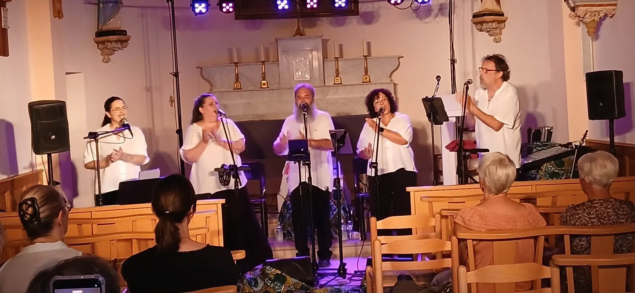 Illustration : Un concert Gospel dans l’église des Plans pour la fête nationale : Un héritage vivant.