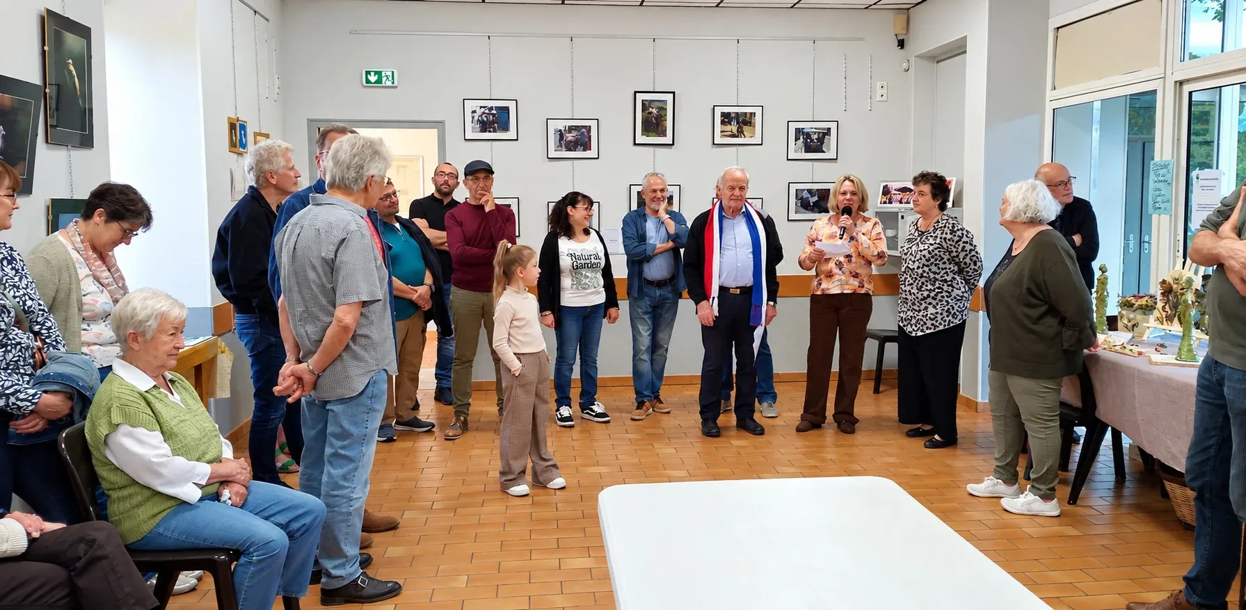 Illustration : Un Salon des ARTS réussi grâce à nos artistes locaux, malgré une faible participation des visiteurs.
